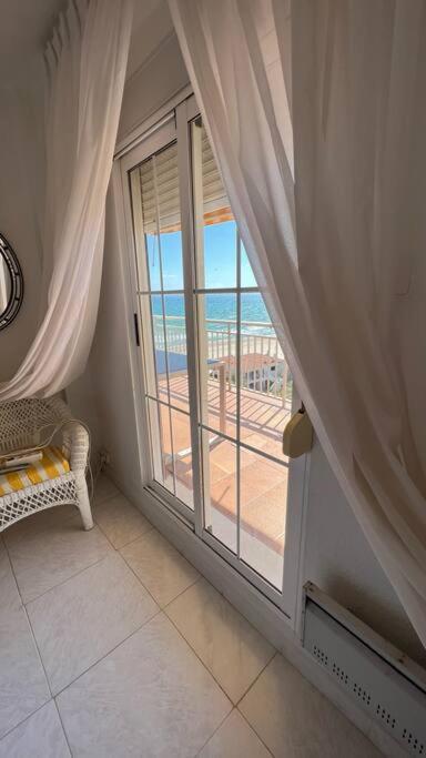 Apartamento Con Acceso Directo A La Playa Apartment Valencia Exterior photo